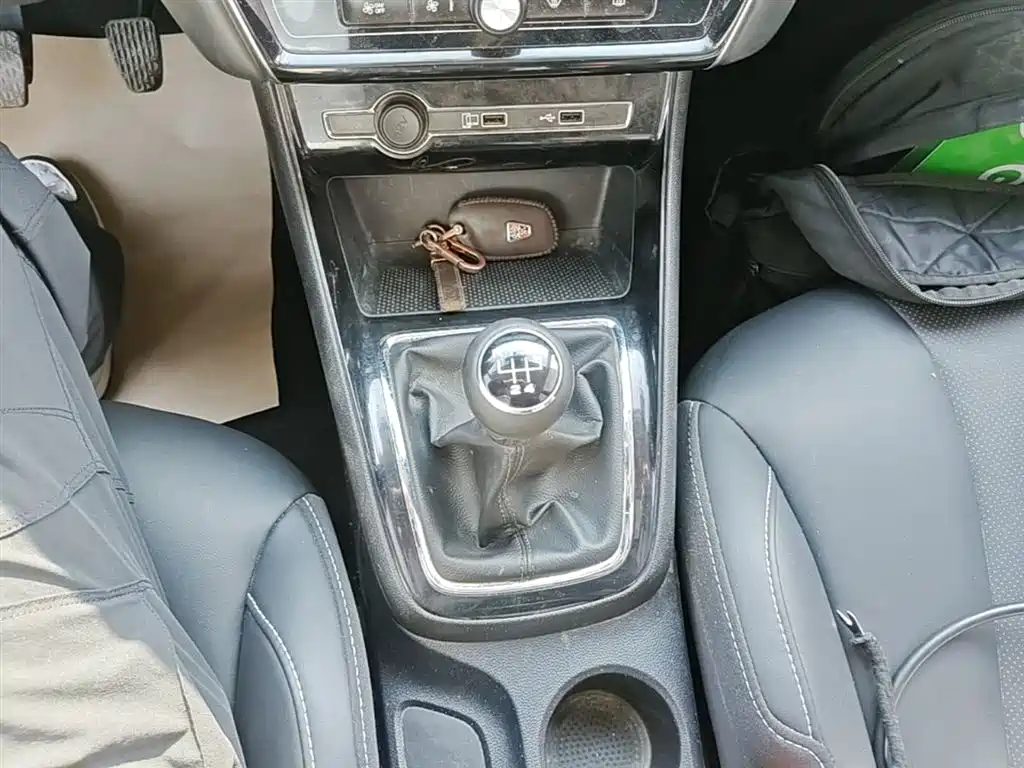 Roewe i5 — фото 14
