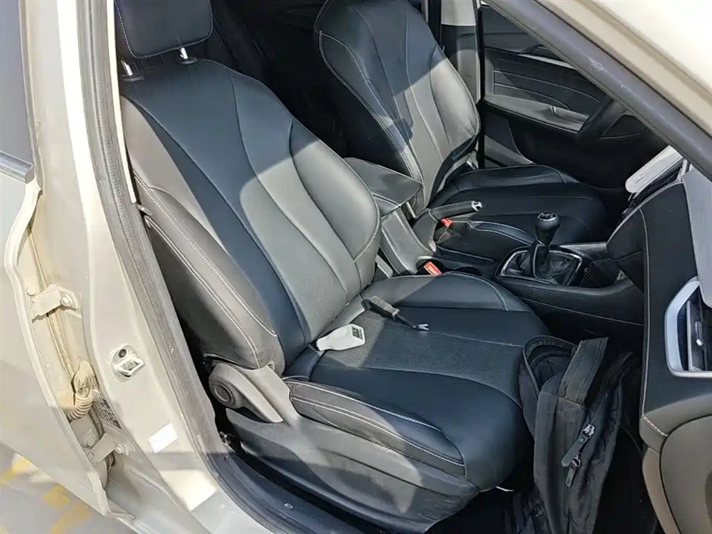Roewe i5 — фото 25