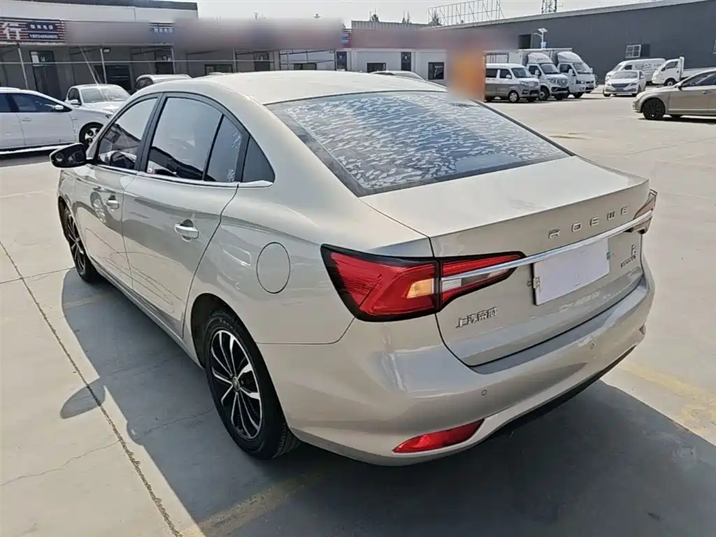 Roewe i5 — фото 5