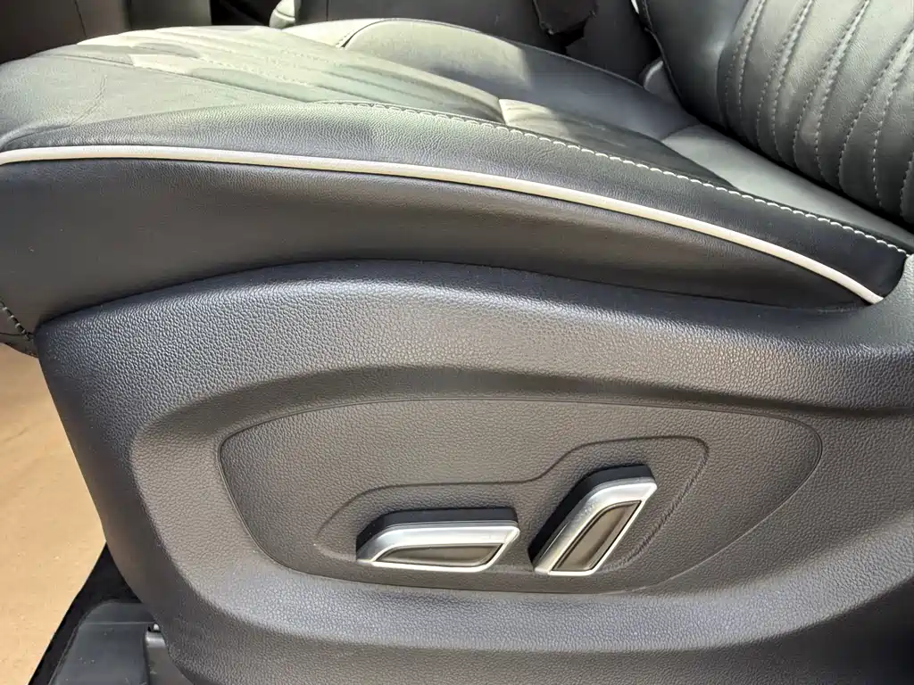 Roewe iMAX8 — фото 11