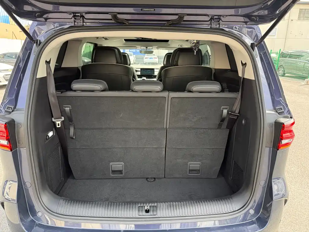 Roewe iMAX8 — фото 20