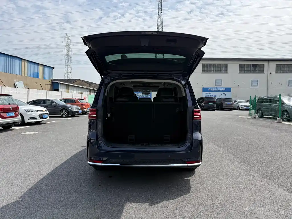 Roewe iMAX8 — фото 21