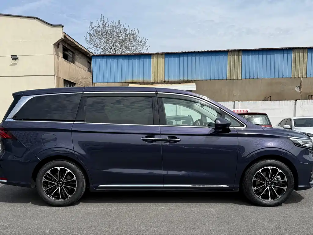 Roewe iMAX8 — фото 25