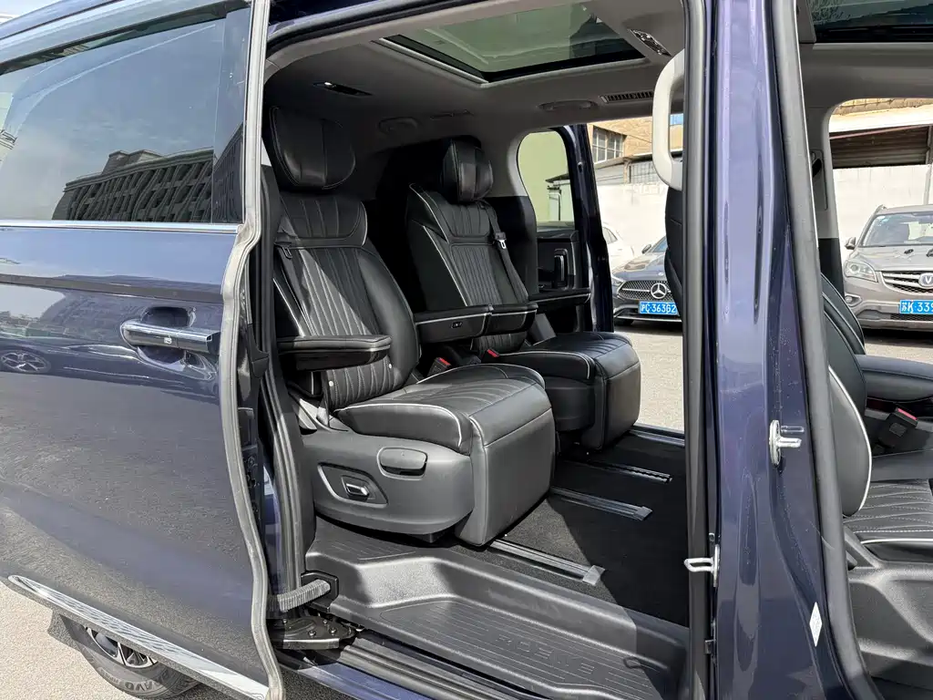 Roewe iMAX8 — фото 9