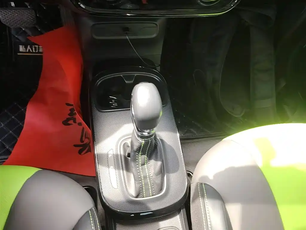 Roewe Clever — фото 14