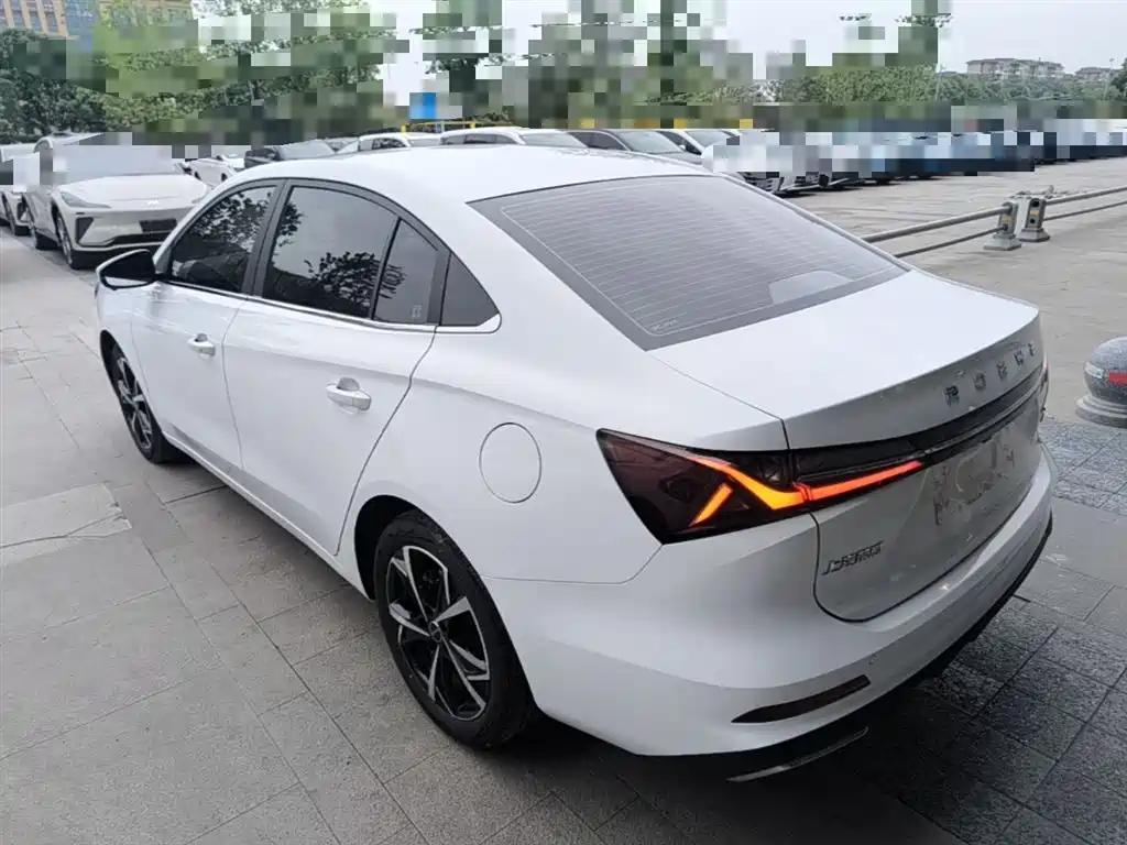 Roewe i5 — фото 5