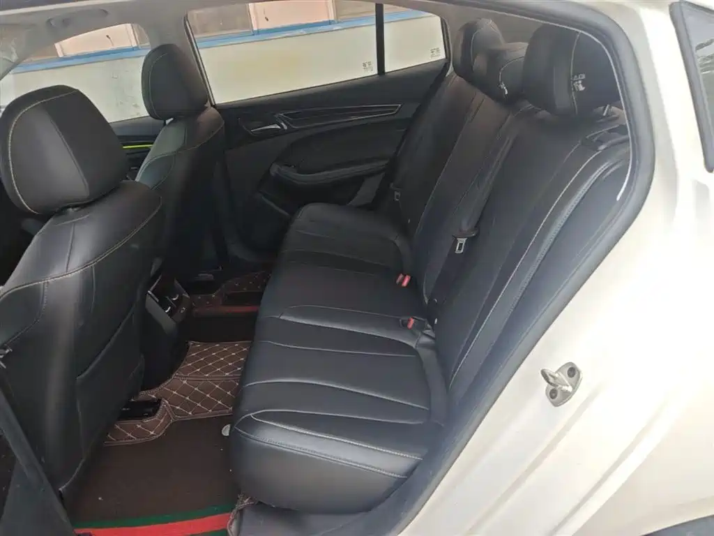 Roewe i5 — фото 17