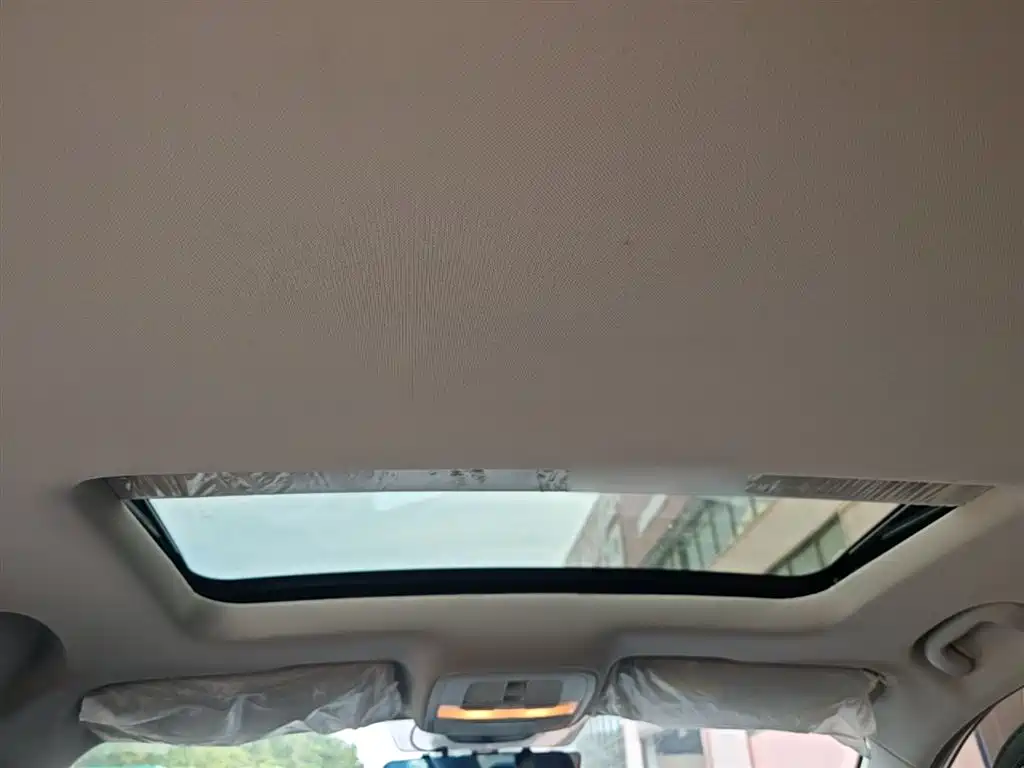 Roewe i5 — фото 18