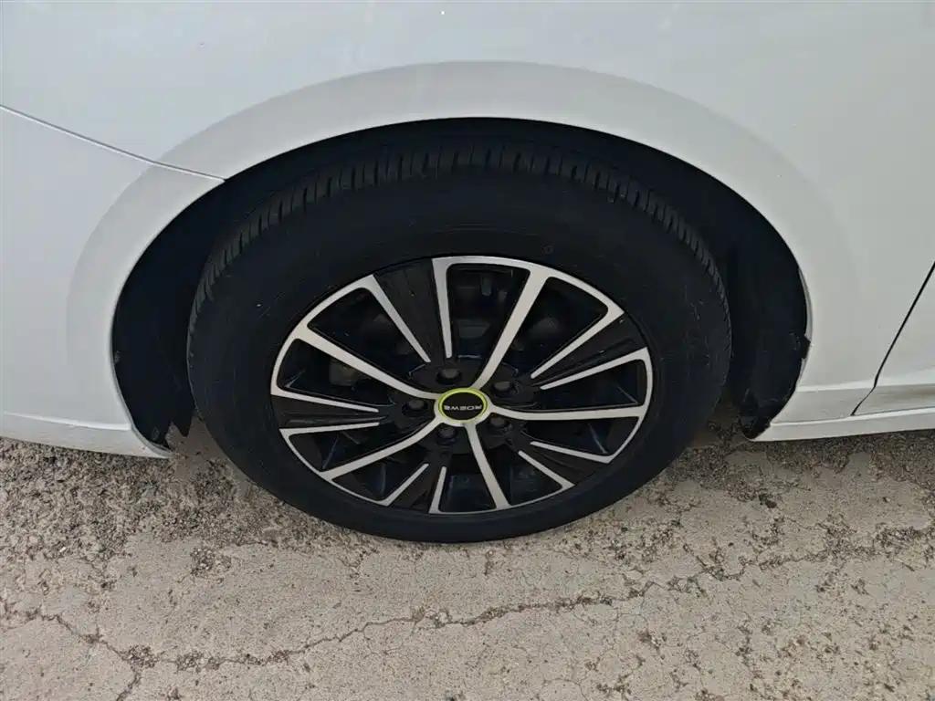 Roewe i5 — фото 23