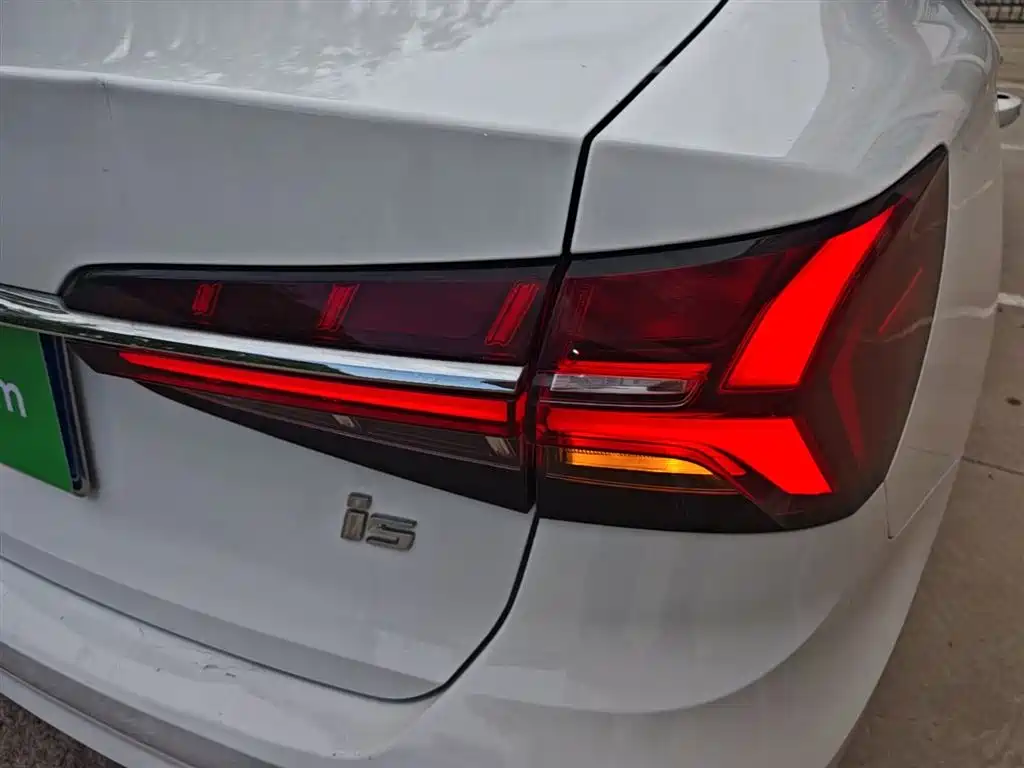 Roewe i5 — фото 8