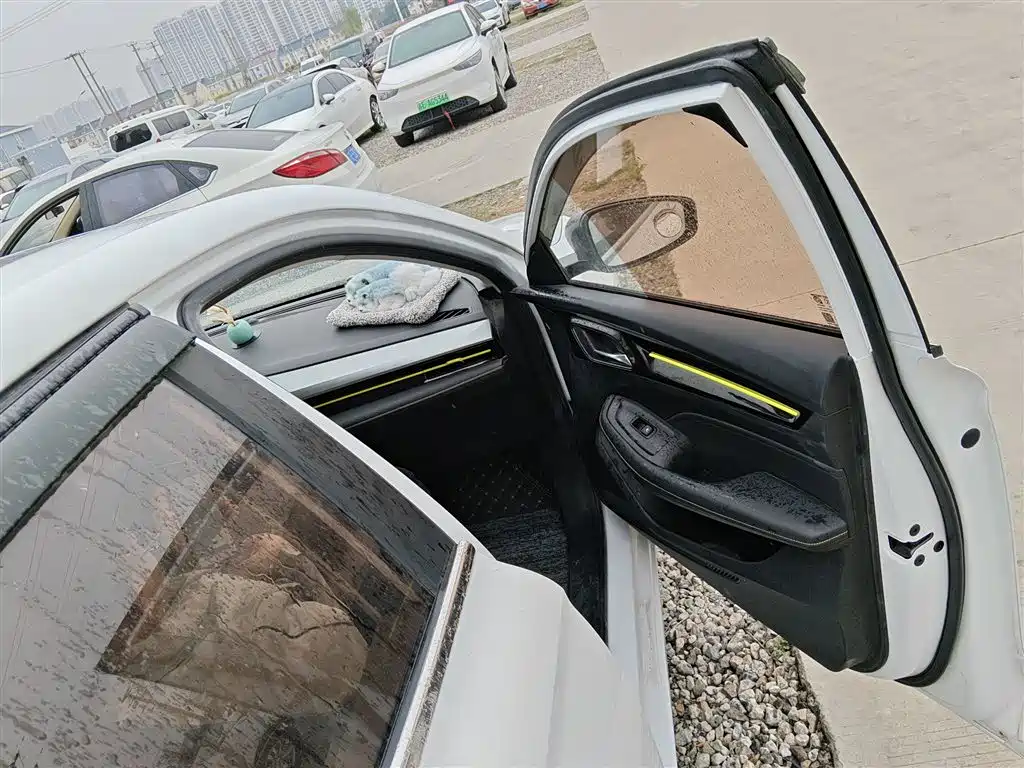 Roewe i5 — фото 20