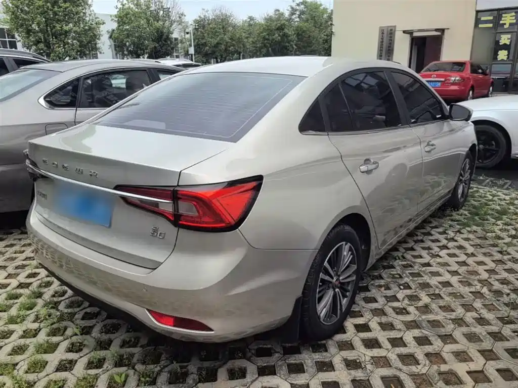 Roewe i5 — фото 7