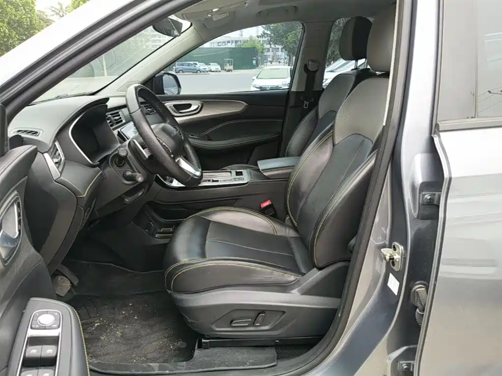 Roewe RX5 New Energy — фото 15