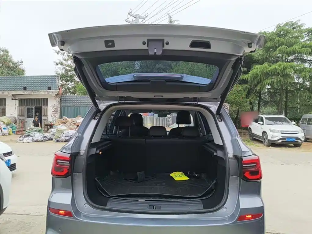 Roewe RX5 New Energy — фото 19