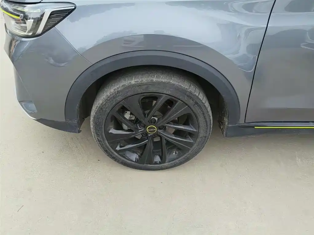 Roewe RX5 New Energy — фото 23