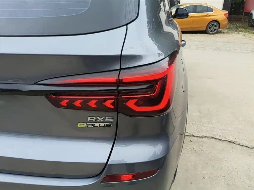 Roewe RX5 New Energy — фото 8