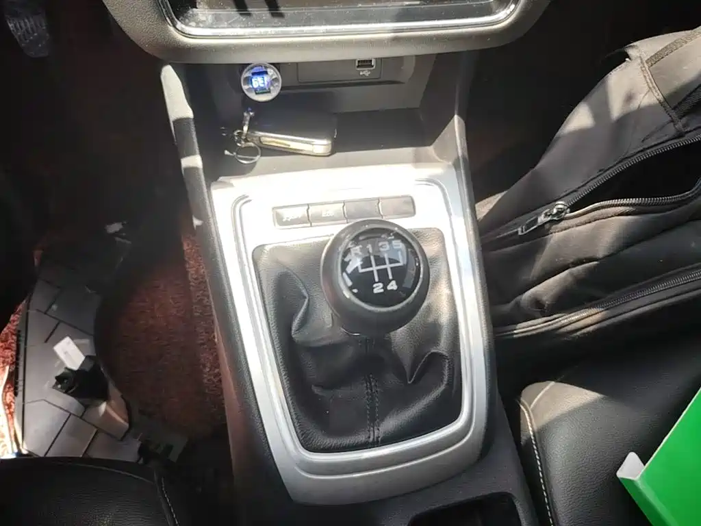 Roewe i6 Classic — фото 14