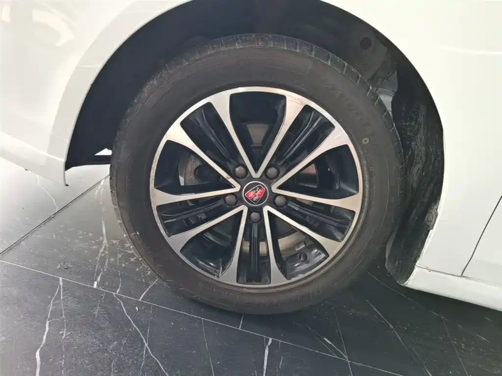 Roewe i6 Classic — фото 23