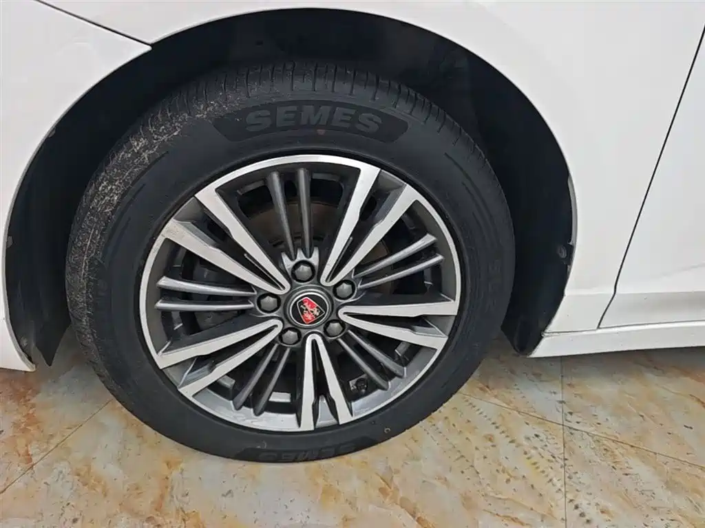 Roewe i5 — фото 23