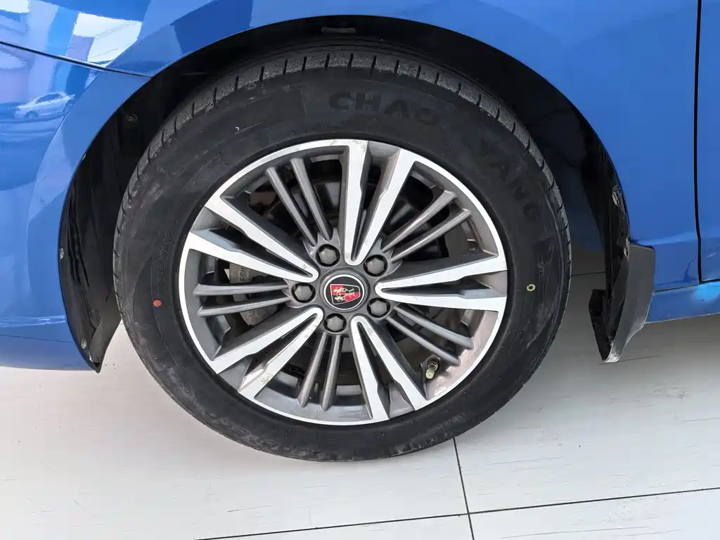 Roewe i5 — фото 5