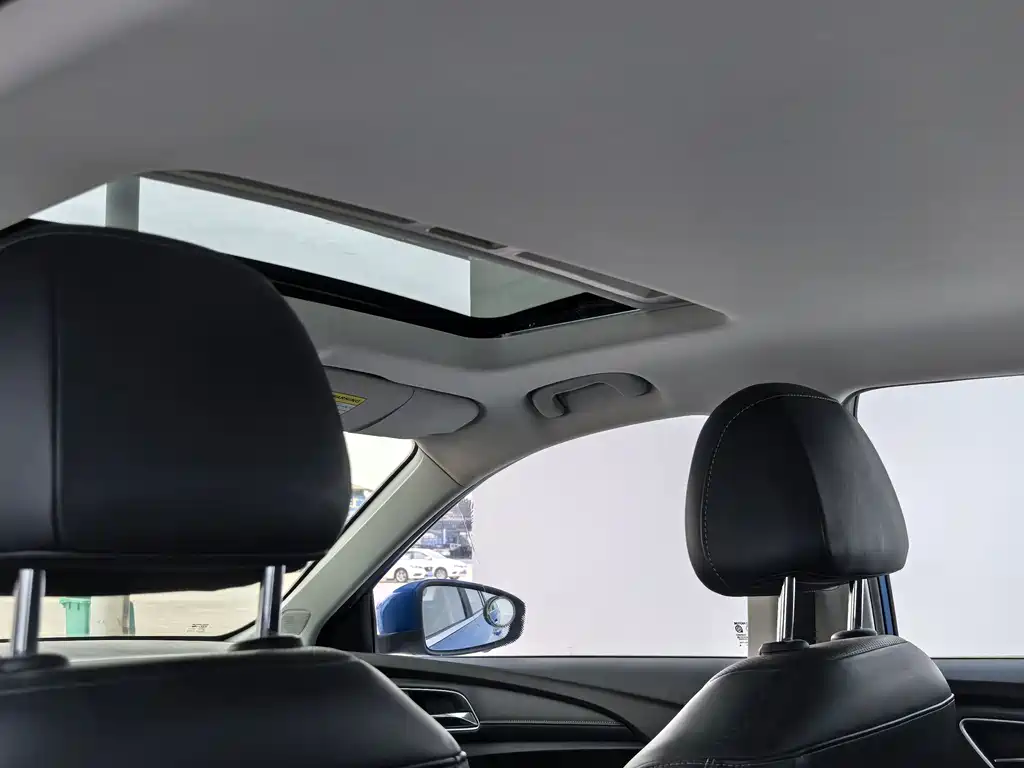 Roewe i5 — фото 9