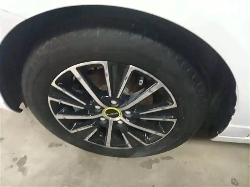 Roewe i5 — фото 23