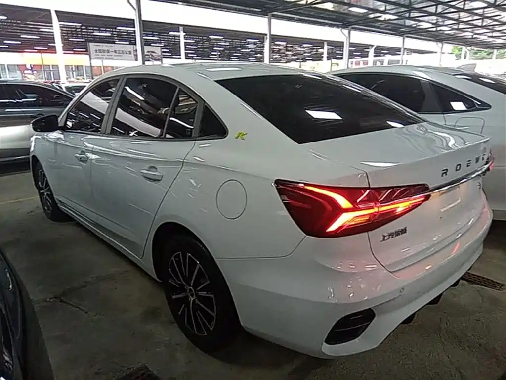 Roewe i5 — фото 5
