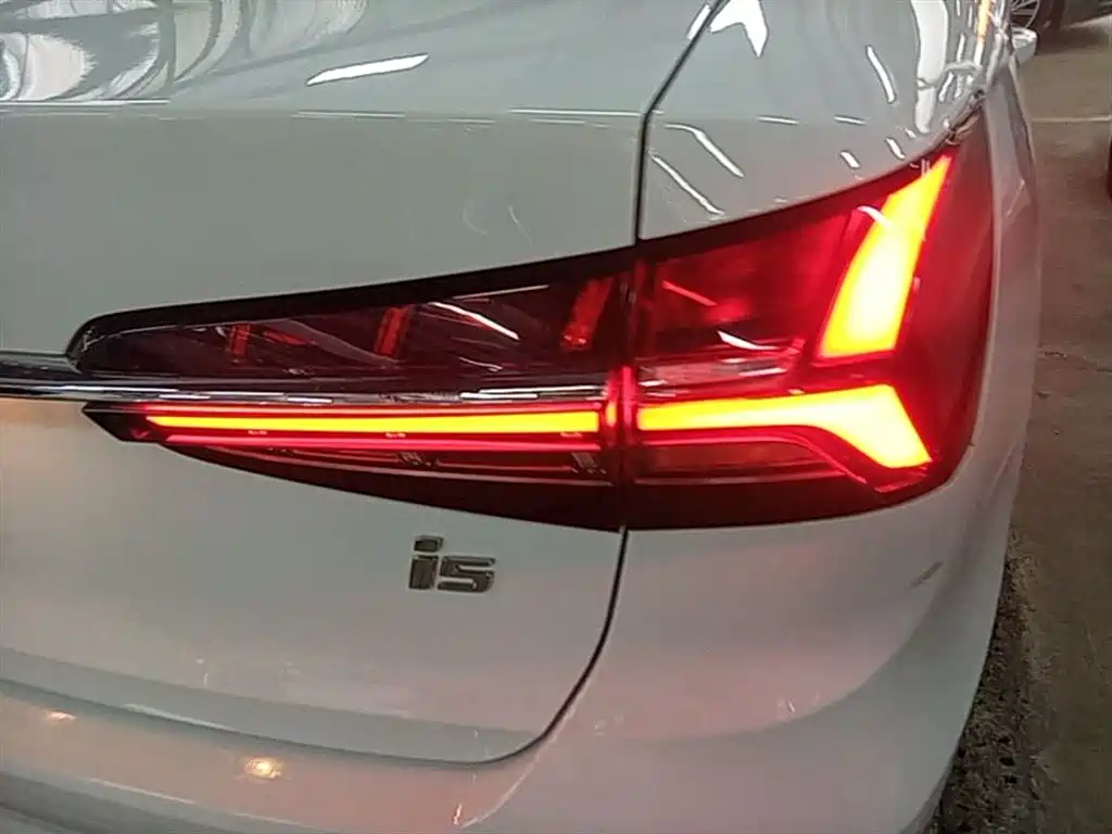 Roewe i5 — фото 8