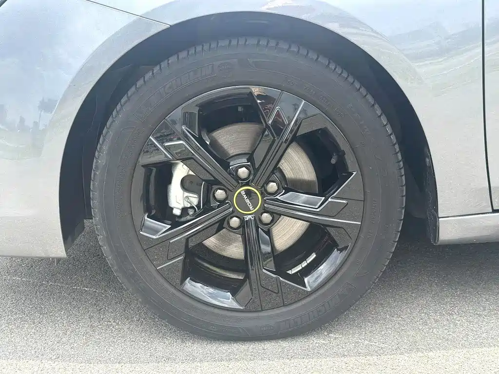 Roewe i6 MAX — фото 13
