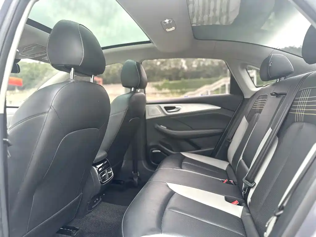 Roewe i6 MAX — фото 7
