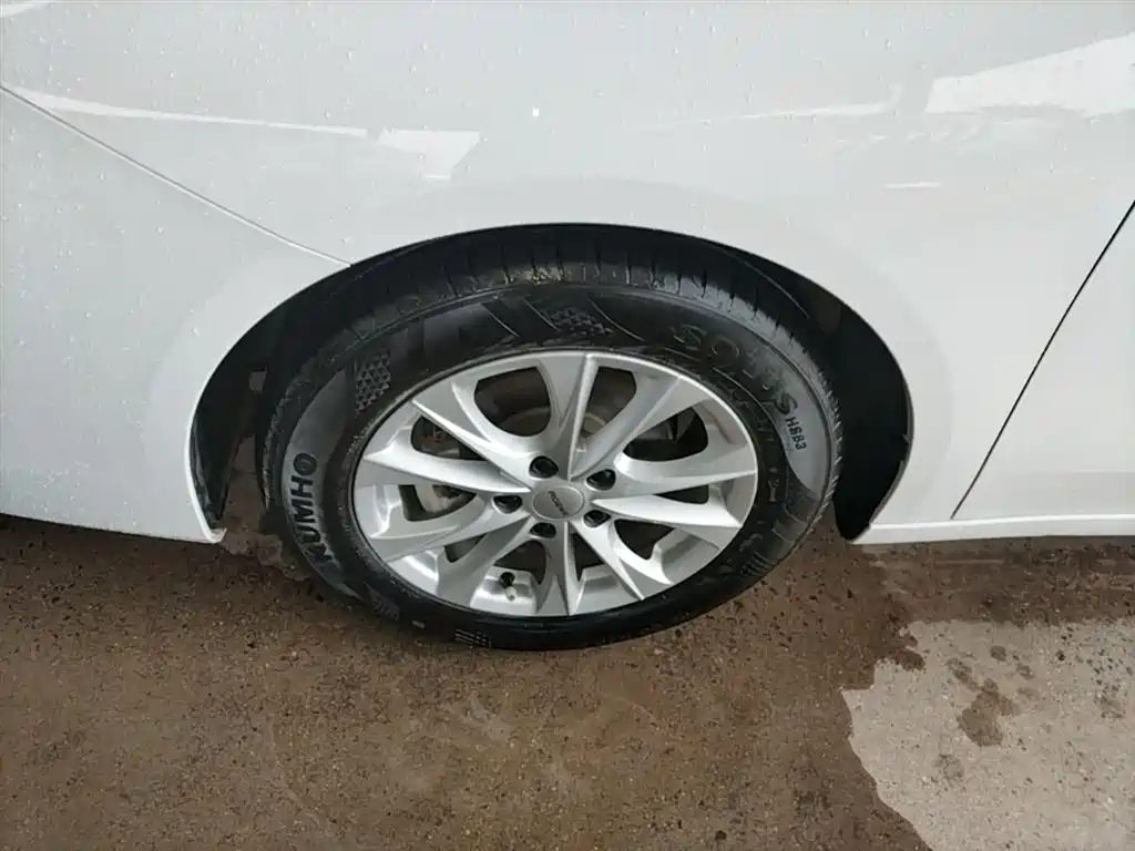 Roewe i5 — фото 23