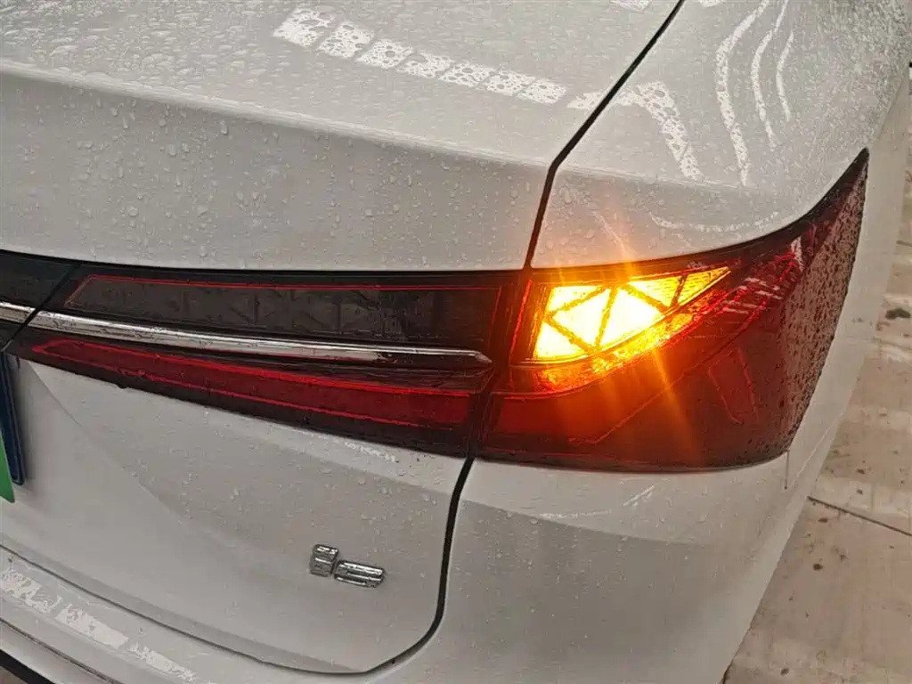 Roewe i5 — фото 8