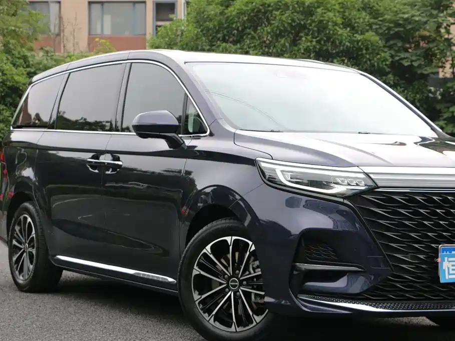 Roewe iMAX8 — фото 3