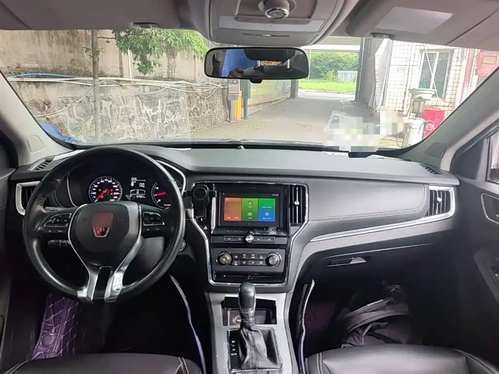 Roewe RX5 — фото 10