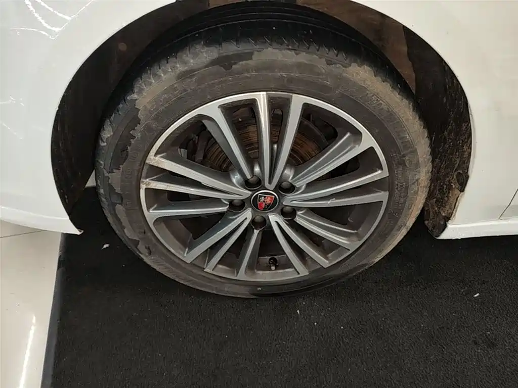 Roewe i6 Classic — фото 23