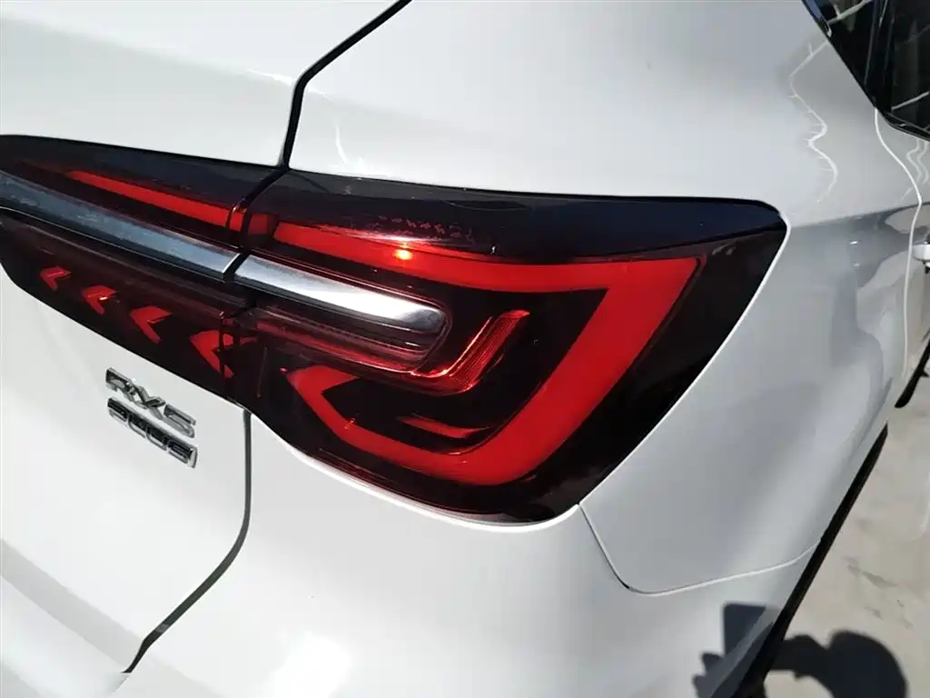 Roewe RX5 — фото 8