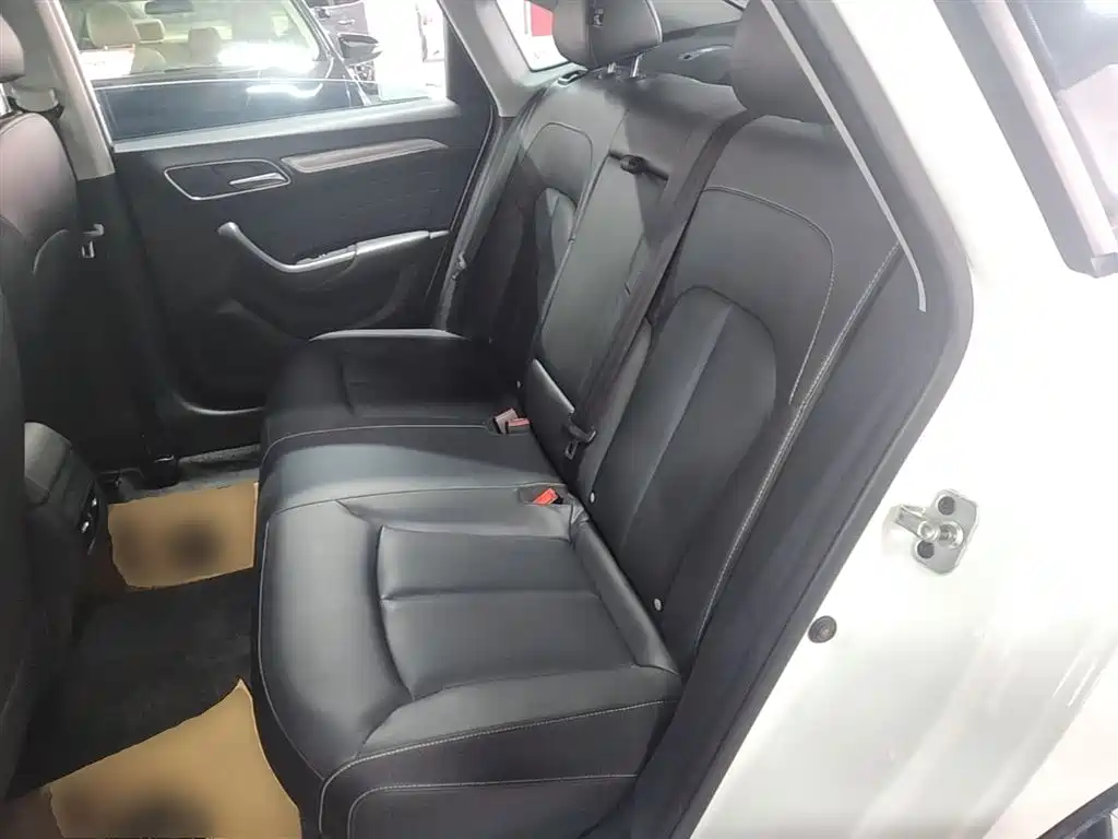 Roewe i6 Classic — фото 17