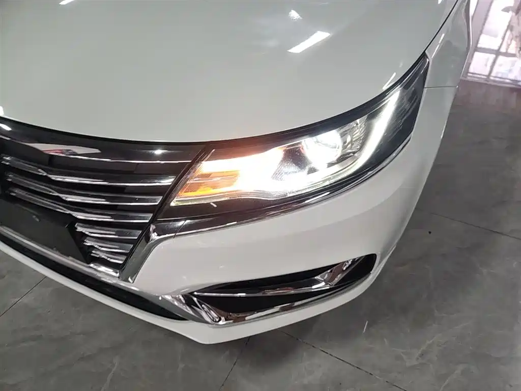 Roewe i6 Classic — фото 24
