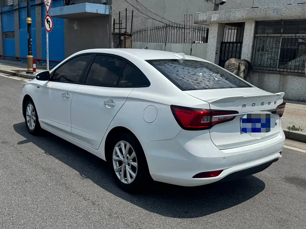 Roewe i5 — фото 6