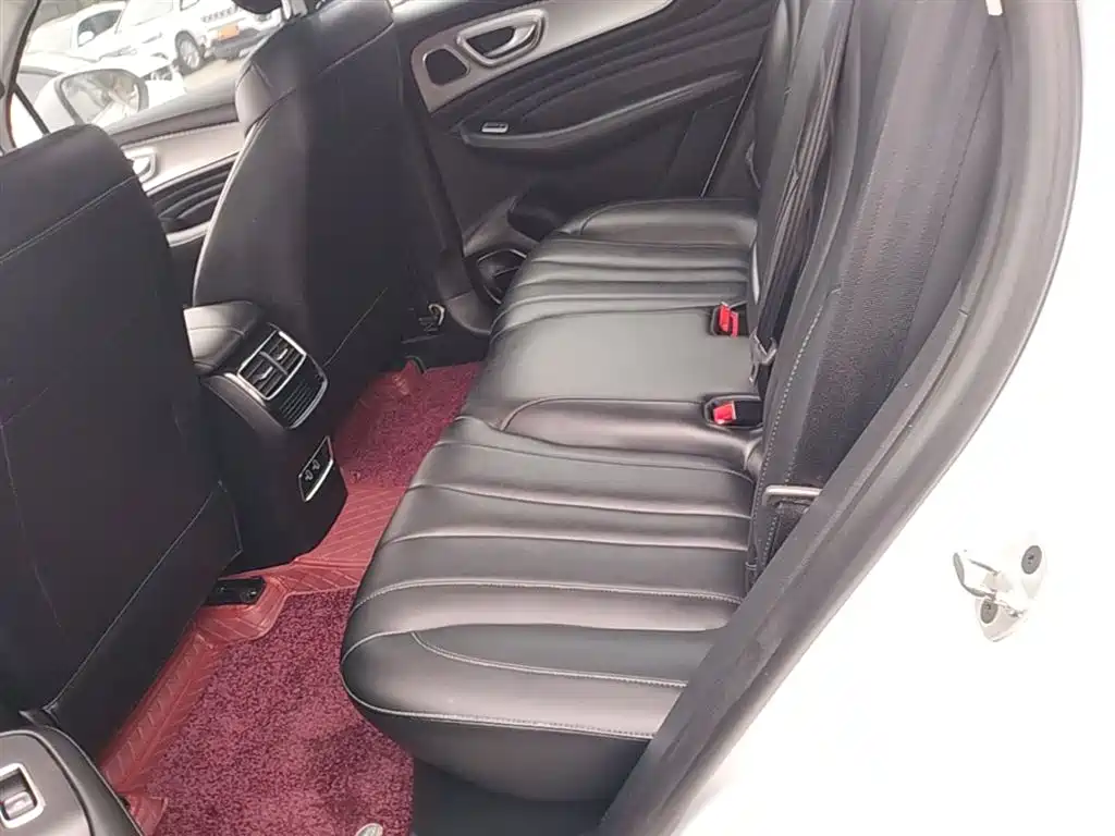 Roewe RX5 MAX — фото 16
