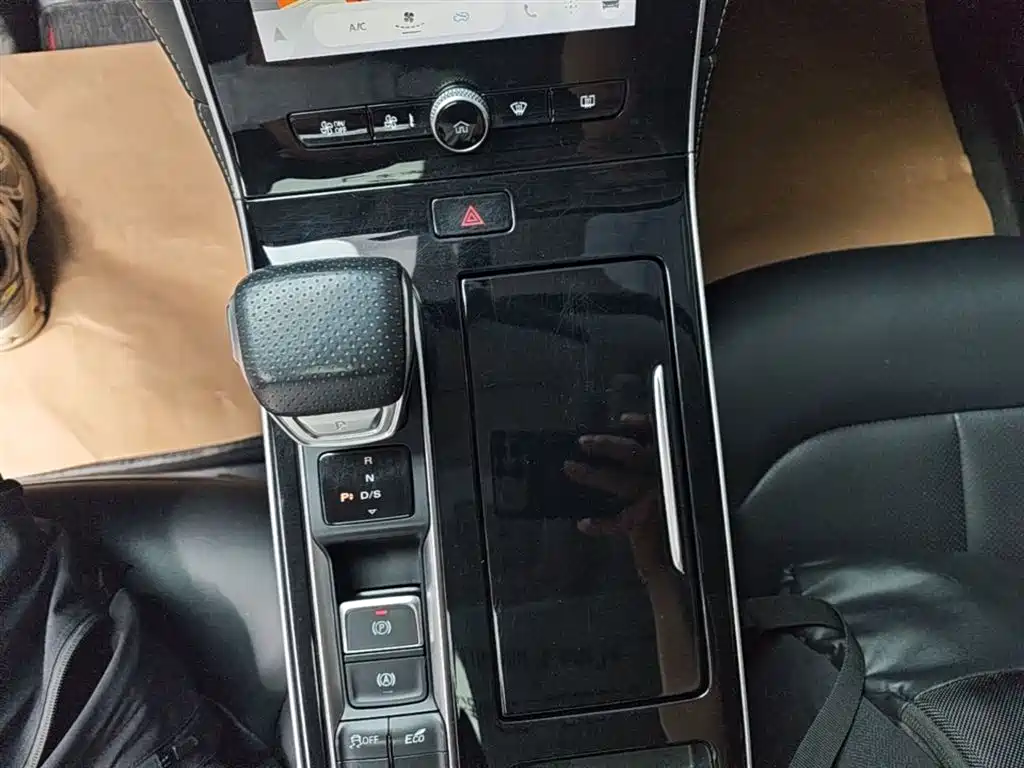 Roewe i6 MAX — фото 14