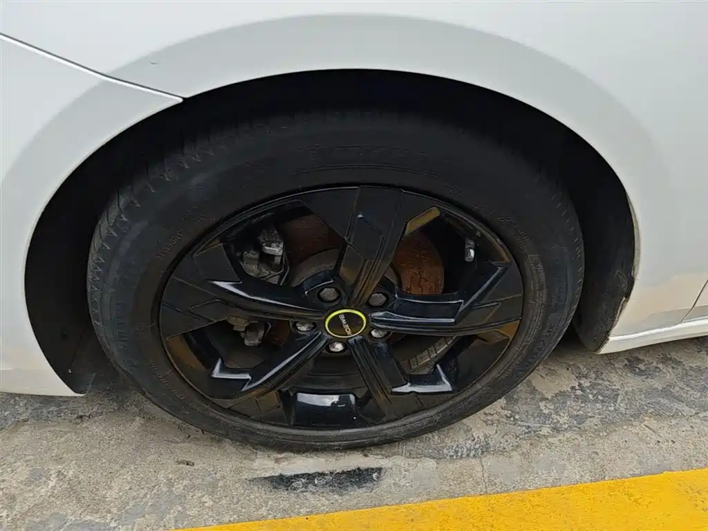 Roewe i6 MAX — фото 23