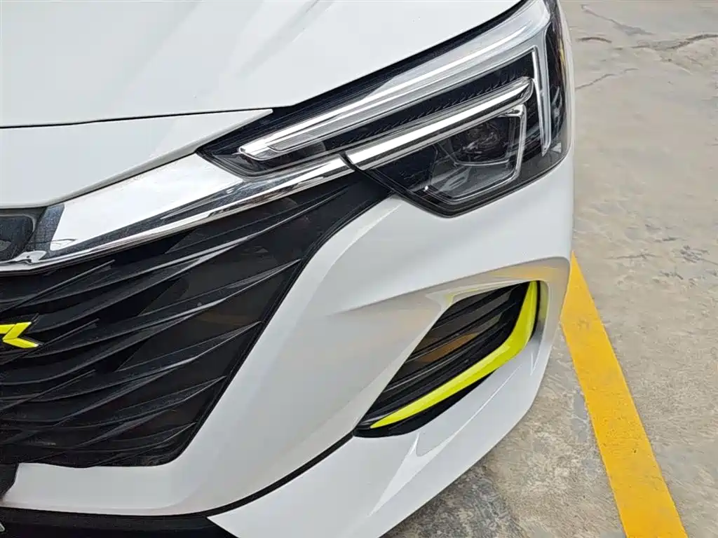 Roewe i6 MAX — фото 24