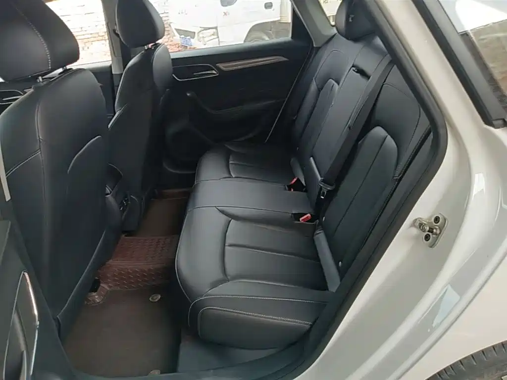 Roewe i6 Classic — фото 17