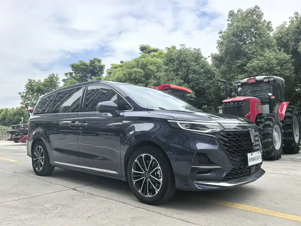 Roewe iMAX8 — фото 3