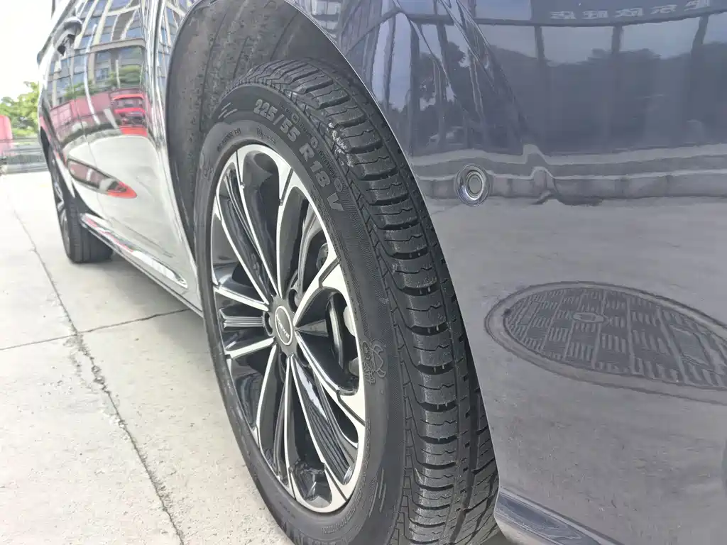 Roewe iMAX8 — фото 4