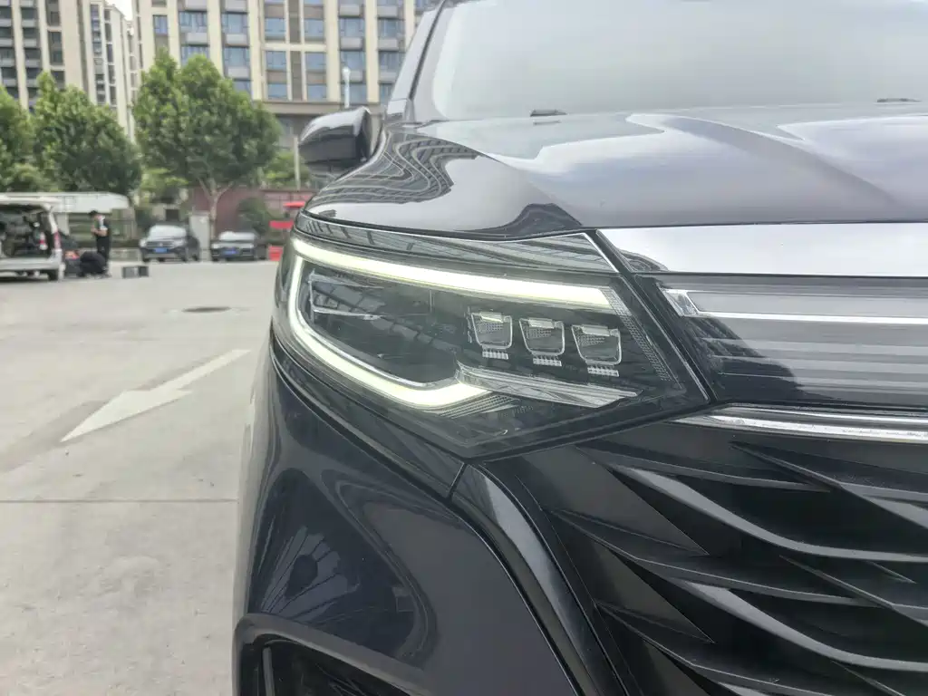 Roewe iMAX8 — фото 5