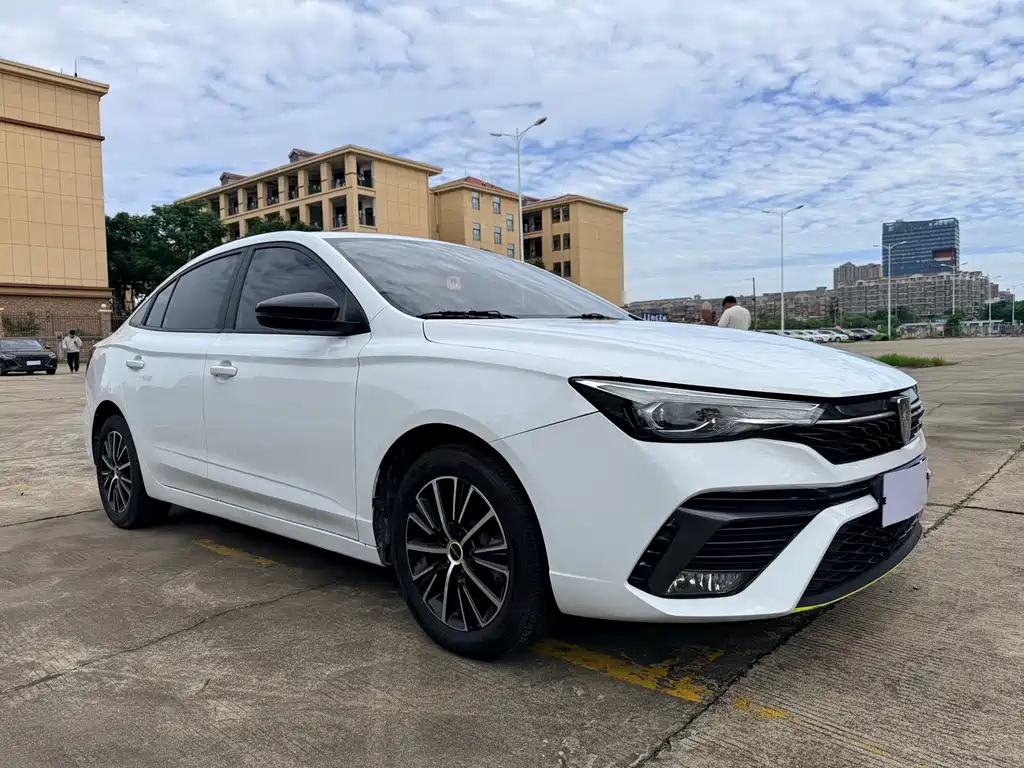 Roewe i5 — фото 3