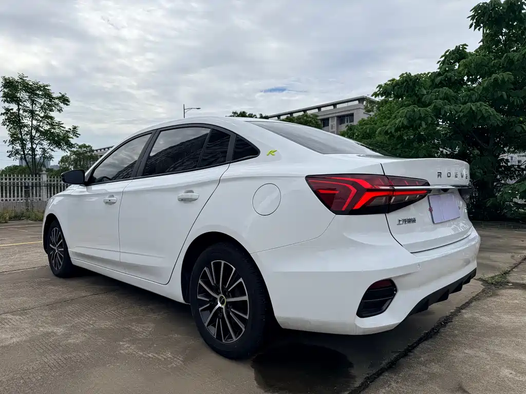 Roewe i5 — фото 8