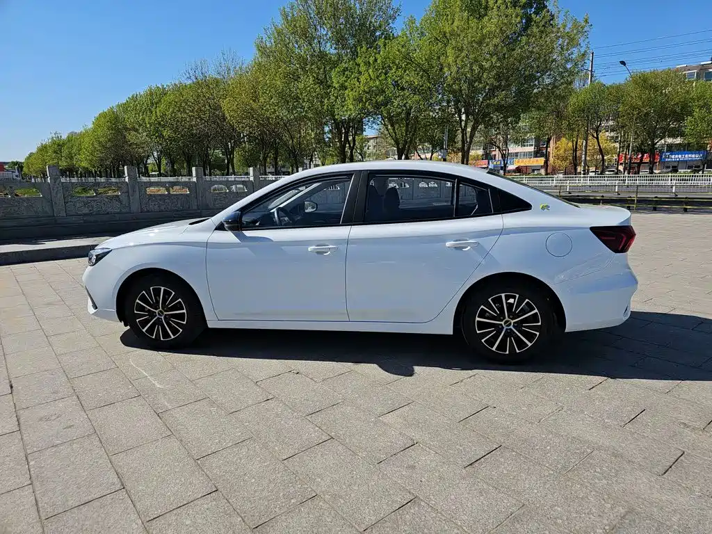 Roewe i5 — фото 17